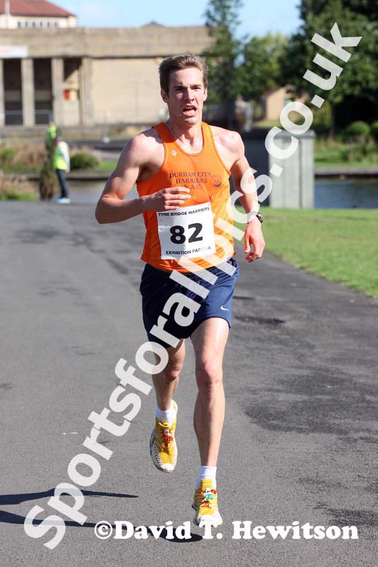 Dan Jenkin (Durham City) 3rd in the Tyne Bridge Harriers Exhibition Park 5k, Newcastle.